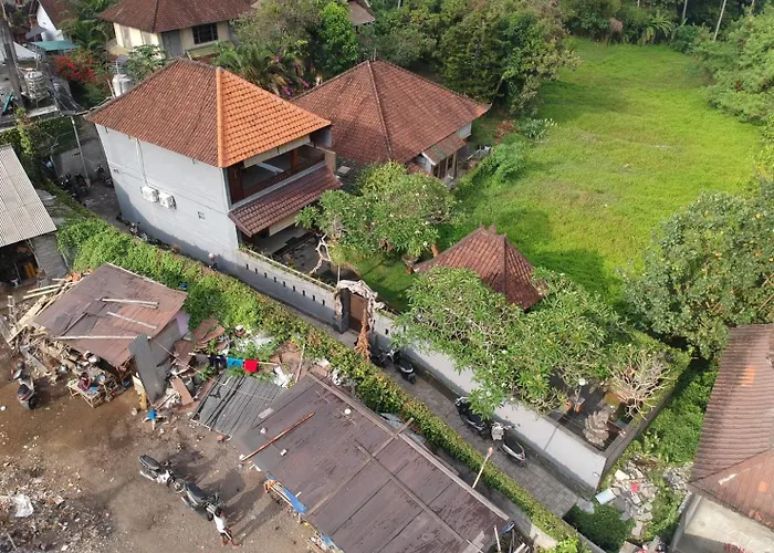 Pibra House 1 Guest house *